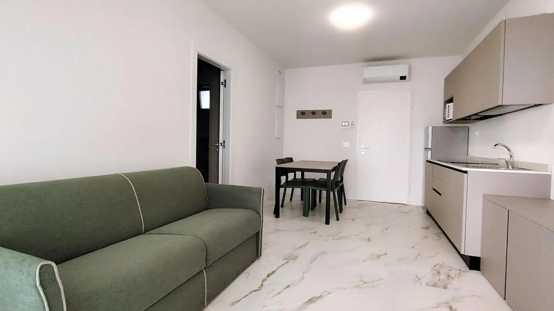 Stylish Flat With Terrace For Your Holiday In Бибионе